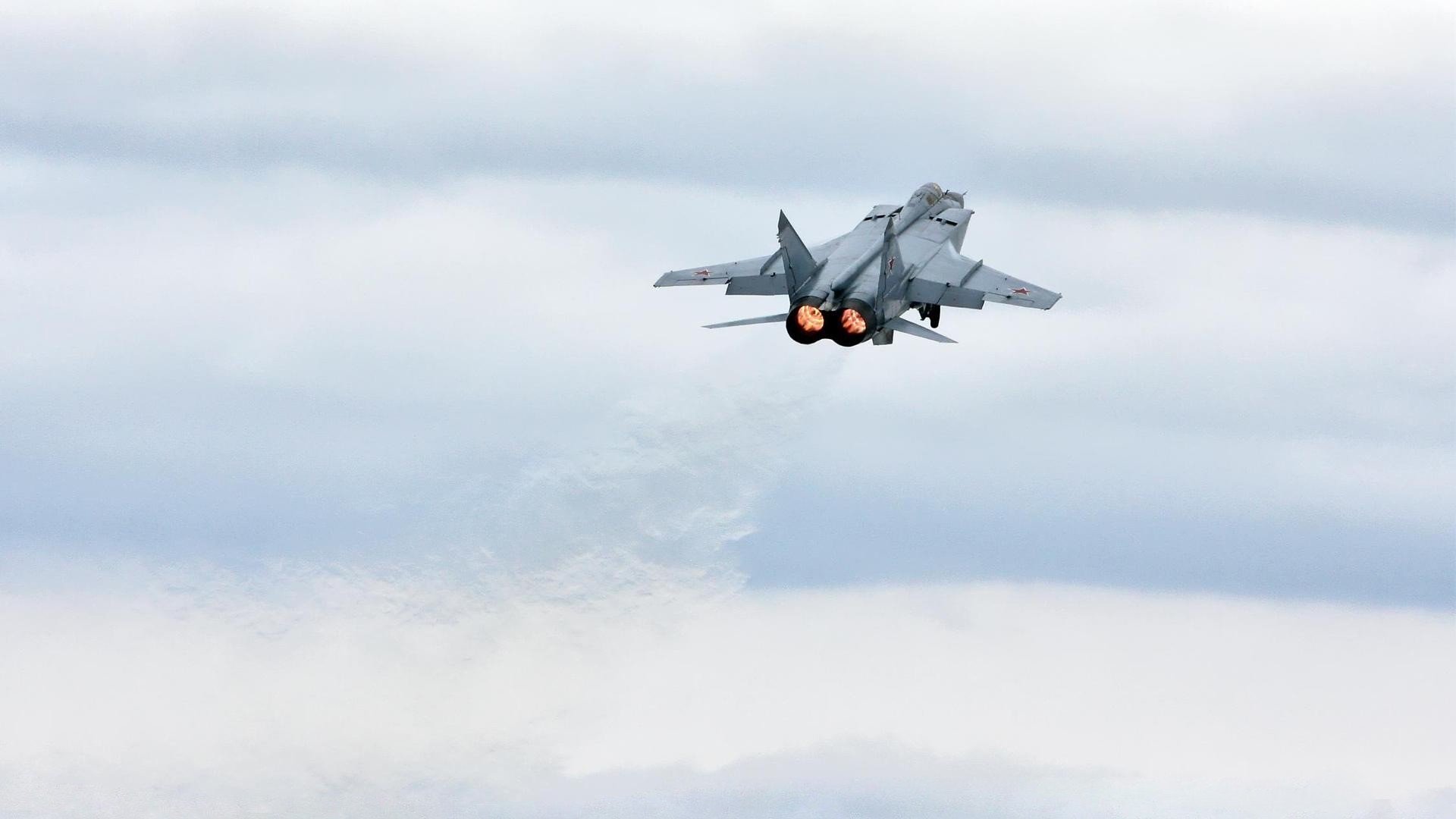 _鹈鹕队潜力无限，目标直指季后赛_，鹈鹕队专区